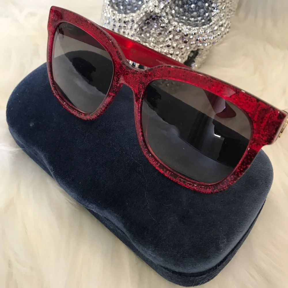 Gucci-Red Glitter Gradient sunglasses